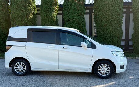 Honda Freed I, 2012 год, 1 015 000 рублей, 2 фотография