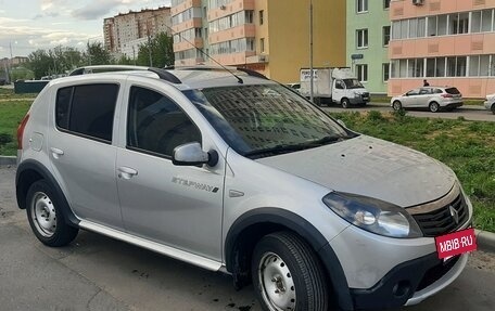 Renault Sandero I, 2014 год, 700 000 рублей, 3 фотография