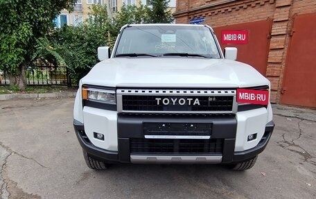 Toyota Land Cruiser Prado 150 рестайлинг 2, 2024 год, 8 190 000 рублей, 3 фотография