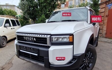 Toyota Land Cruiser Prado 150 рестайлинг 2, 2024 год, 8 190 000 рублей, 14 фотография