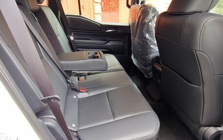 Toyota Land Cruiser Prado 150 рестайлинг 2, 2024 год, 8 190 000 рублей, 31 фотография