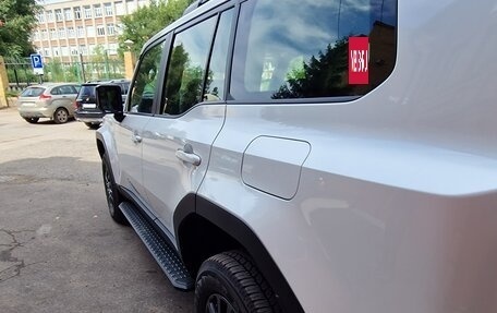 Toyota Land Cruiser Prado 150 рестайлинг 2, 2024 год, 8 190 000 рублей, 25 фотография