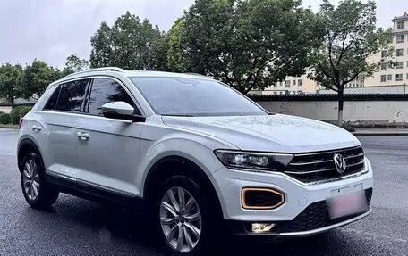 Volkswagen T-Roc I, 2020 год, 1 580 000 рублей, 2 фотография