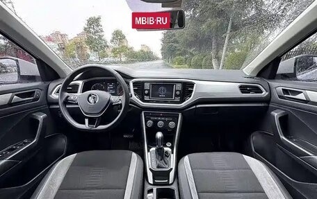 Volkswagen T-Roc I, 2020 год, 1 580 000 рублей, 3 фотография