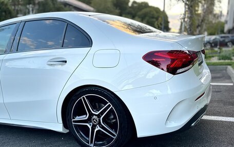 Mercedes-Benz A-Класс, 2019 год, 2 500 000 рублей, 9 фотография