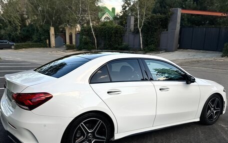 Mercedes-Benz A-Класс, 2019 год, 2 500 000 рублей, 7 фотография