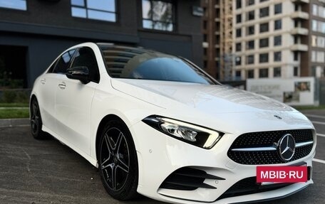 Mercedes-Benz A-Класс, 2019 год, 2 500 000 рублей, 5 фотография