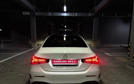 Mercedes-Benz A-Класс, 2019 год, 2 500 000 рублей, 11 фотография