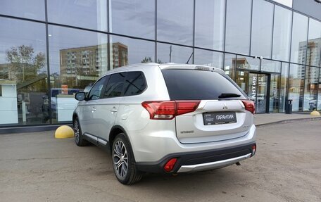 Mitsubishi Outlander III рестайлинг 3, 2015 год, 1 354 000 рублей, 8 фотография