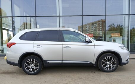 Mitsubishi Outlander III рестайлинг 3, 2015 год, 1 354 000 рублей, 5 фотография
