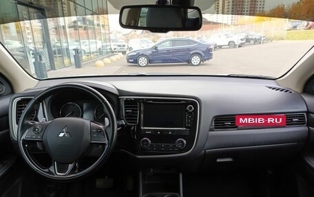 Mitsubishi Outlander III рестайлинг 3, 2015 год, 1 354 000 рублей, 17 фотография