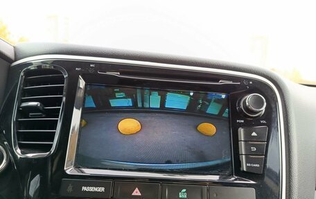 Mitsubishi Outlander III рестайлинг 3, 2015 год, 1 354 000 рублей, 29 фотография
