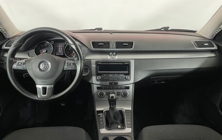Volkswagen Passat B7, 2013 год, 1 078 000 рублей, 13 фотография