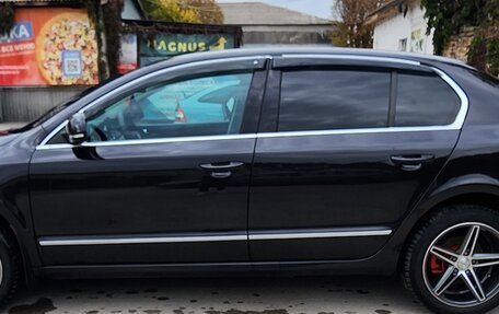 Skoda Superb III рестайлинг, 2011 год, 1 060 000 рублей, 2 фотография