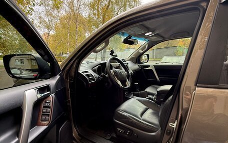 Toyota Land Cruiser Prado 150 рестайлинг 2, 2015 год, 3 900 000 рублей, 7 фотография