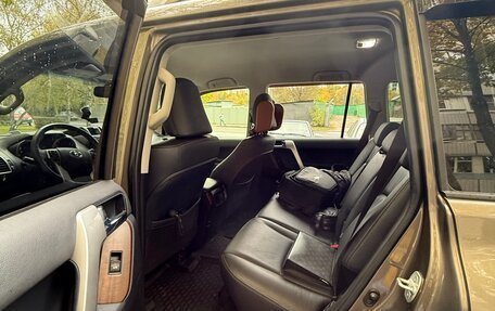 Toyota Land Cruiser Prado 150 рестайлинг 2, 2015 год, 3 900 000 рублей, 8 фотография