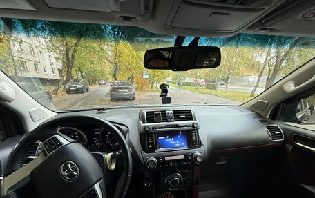 Toyota Land Cruiser Prado 150 рестайлинг 2, 2015 год, 3 900 000 рублей, 11 фотография