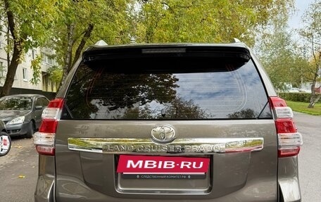 Toyota Land Cruiser Prado 150 рестайлинг 2, 2015 год, 3 900 000 рублей, 5 фотография