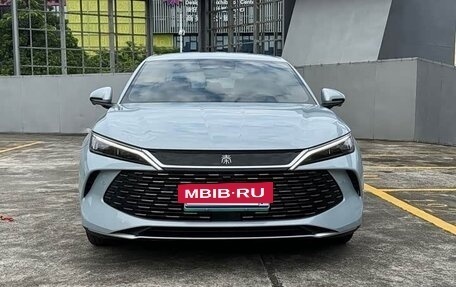 BYD Qin, 2025 год, 2 420 000 рублей, 2 фотография