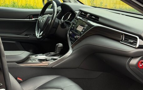 Toyota Camry, 2018 год, 3 100 000 рублей, 16 фотография