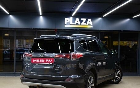 Toyota RAV4, 2018 год, 2 029 000 рублей, 4 фотография