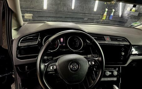 Volkswagen Touran III, 2019 год, 2 450 000 рублей, 15 фотография