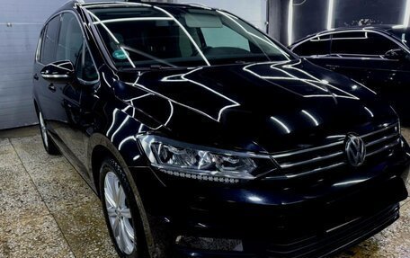 Volkswagen Touran III, 2019 год, 2 450 000 рублей, 9 фотография