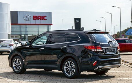 Hyundai Santa Fe III рестайлинг, 2018 год, 2 095 000 рублей, 4 фотография