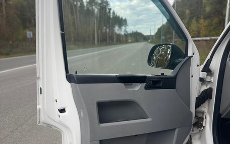 Volkswagen Transporter T5 рестайлинг, 2013 год, 1 500 000 рублей, 11 фотография