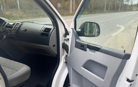 Volkswagen Transporter T5 рестайлинг, 2013 год, 1 500 000 рублей, 16 фотография