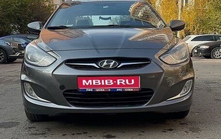 Hyundai Solaris II рестайлинг, 2011 год, 630 000 рублей, 1 фотография