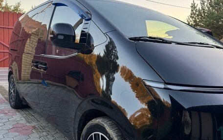 Hyundai Staria, 2021 год, 3 890 000 рублей, 2 фотография