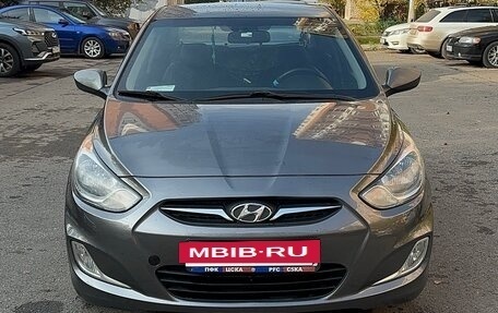 Hyundai Solaris II рестайлинг, 2011 год, 630 000 рублей, 2 фотография