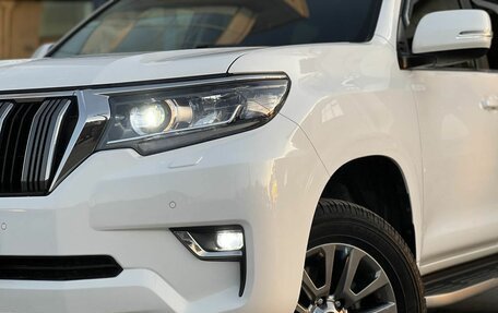 Toyota Land Cruiser Prado 150 рестайлинг 2, 2017 год, 4 650 000 рублей, 5 фотография