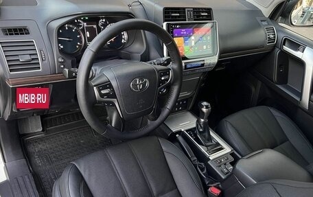 Toyota Land Cruiser Prado 150 рестайлинг 2, 2017 год, 4 650 000 рублей, 7 фотография