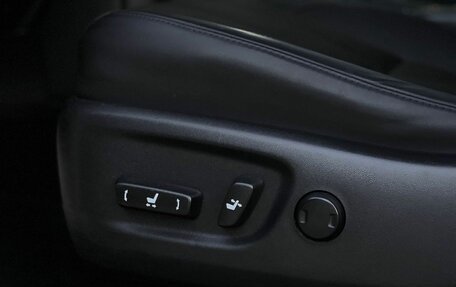 Toyota Land Cruiser Prado 150 рестайлинг 2, 2017 год, 4 650 000 рублей, 25 фотография