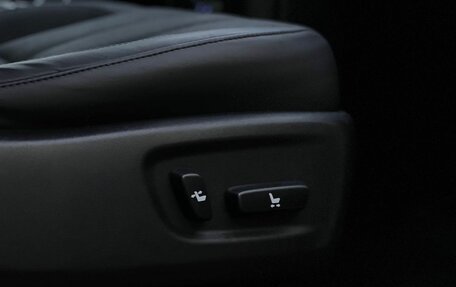 Toyota Land Cruiser Prado 150 рестайлинг 2, 2017 год, 4 650 000 рублей, 26 фотография