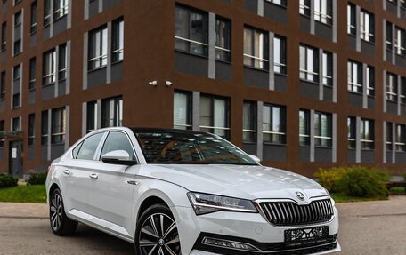 Skoda Superb III рестайлинг, 2025 год, 3 250 000 рублей, 3 фотография