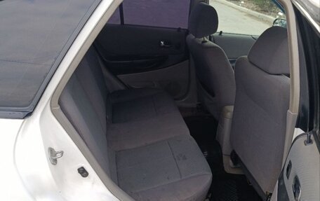 Mazda Familia Y11, 2002 год, 310 000 рублей, 2 фотография