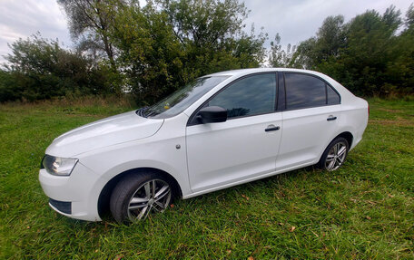 Skoda Rapid I, 2014 год, 700 000 рублей, 3 фотография