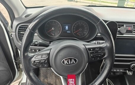 KIA Rio IV, 2018 год, 1 700 000 рублей, 10 фотография