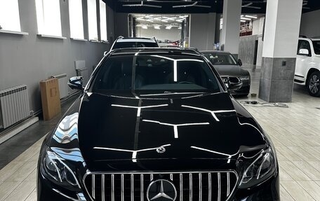 Mercedes-Benz E-Класс, 2018 год, 2 750 000 рублей, 1 фотография
