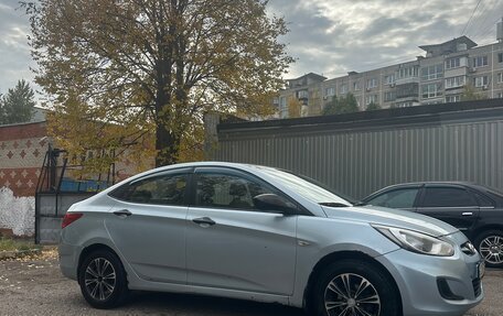 Hyundai Solaris II рестайлинг, 2011 год, 530 000 рублей, 3 фотография