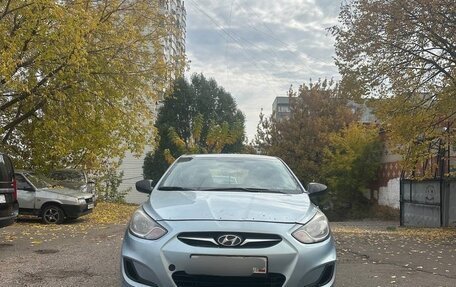 Hyundai Solaris II рестайлинг, 2011 год, 530 000 рублей, 2 фотография