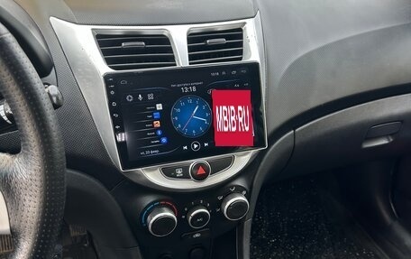 Hyundai Solaris II рестайлинг, 2011 год, 530 000 рублей, 12 фотография