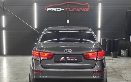 KIA Rio III рестайлинг, 2015 год, 935 000 рублей, 10 фотография