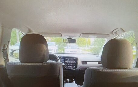 Mitsubishi Outlander III рестайлинг 3, 2013 год, 1 050 000 рублей, 3 фотография