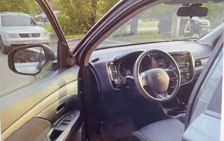 Mitsubishi Outlander III рестайлинг 3, 2013 год, 1 050 000 рублей, 2 фотография