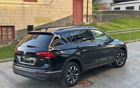 Volkswagen Tiguan II, 2021 год, 2 600 000 рублей, 4 фотография