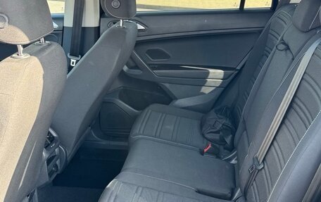 Volkswagen Tiguan II, 2021 год, 2 600 000 рублей, 21 фотография